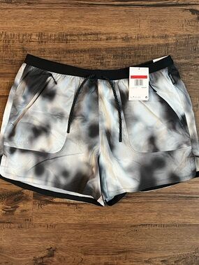 Nike Dri Fit ADV Run Division 4” Brief Lined Shorts ‘Black White’ (size mens L)
